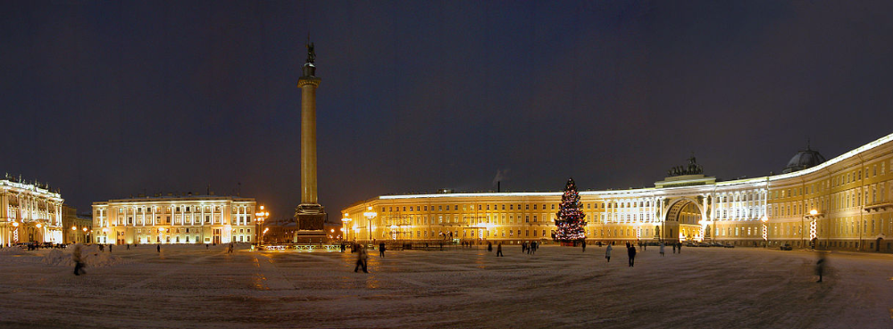 Новогодние круизы: Дворцовая площадь в Санкт-Петербурге