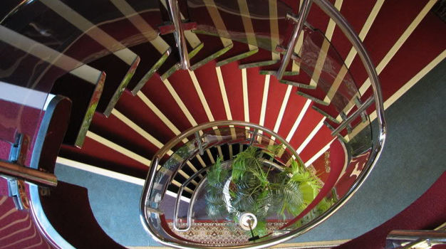 Центральная лестница