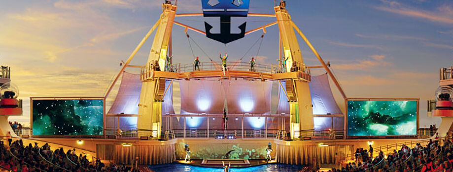 Акватеатр на лайнере Ovation of the Seas