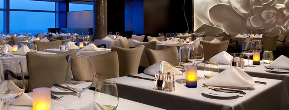 Ресторан Blu для гостей кают категории AquaClass на Celebrity Eclipse